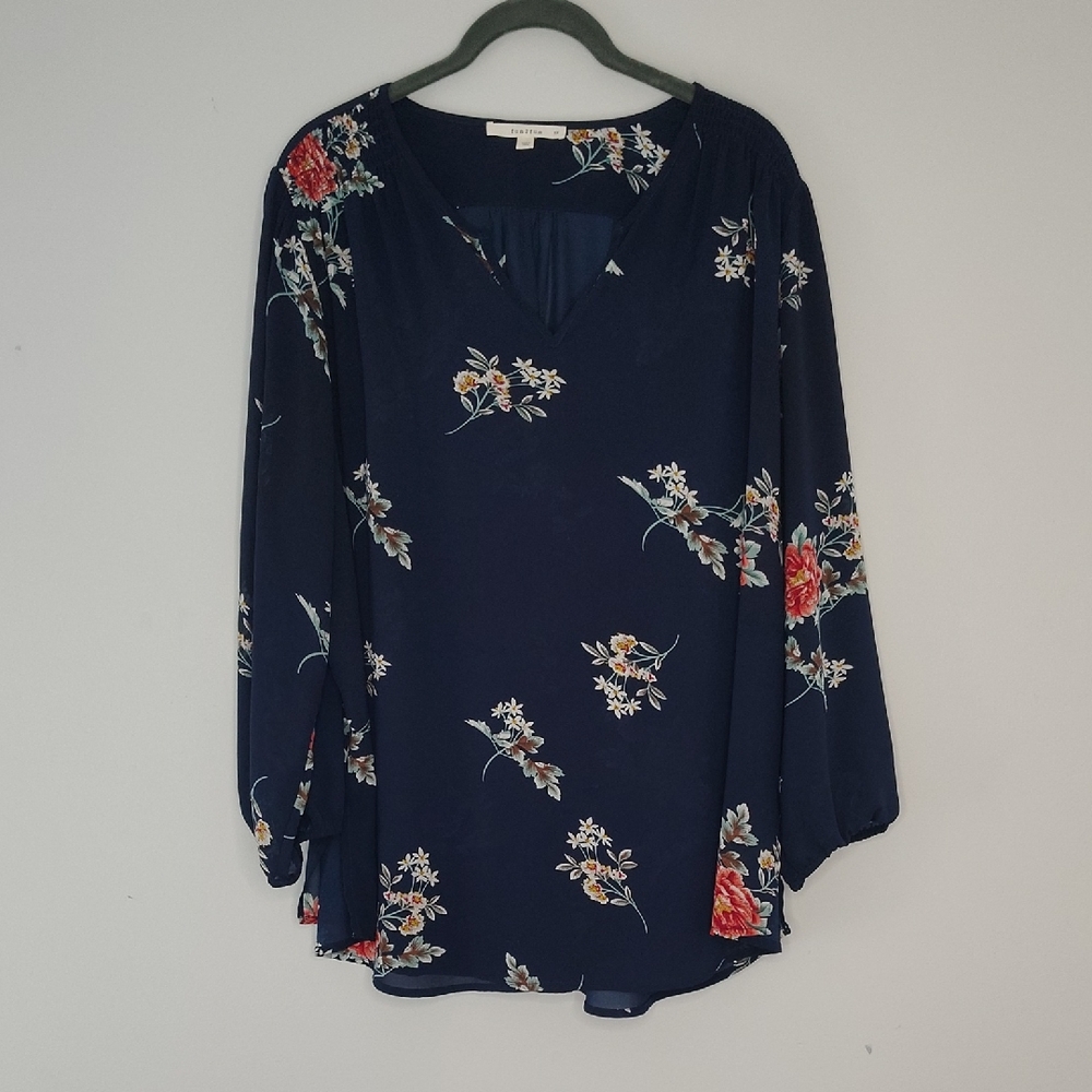 Fun 2 Fun Tunic Top Size 1X Lightweight Feminine Floral Fall Spring Casual Blue